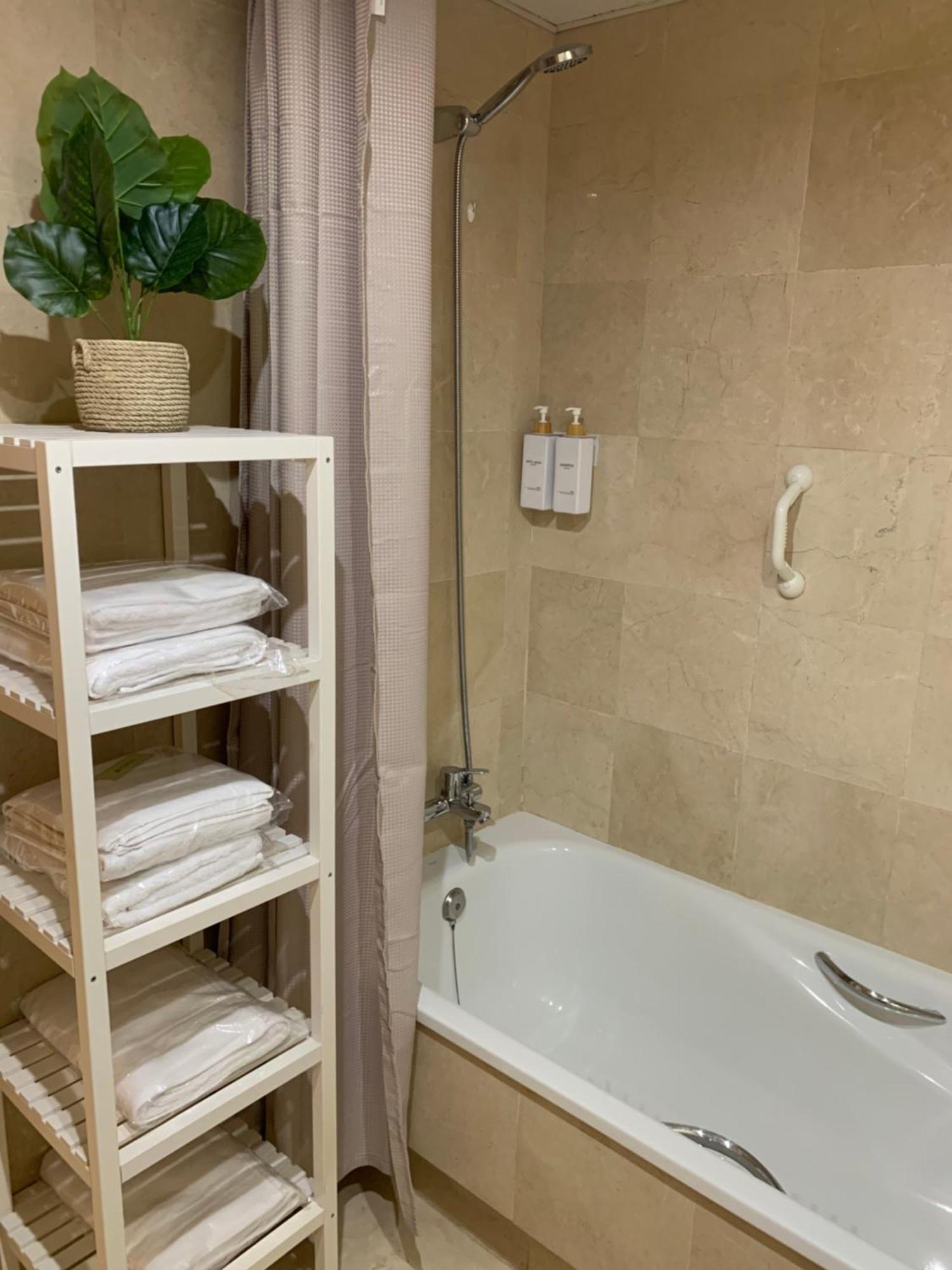 Malagueta, Free Parking, Center & Beach Malaga Ngoại thất bức ảnh
